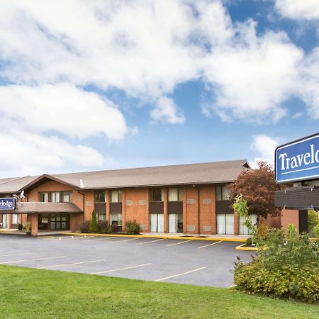 Travelodge By Wyndham Owen Sound On Exteriör bild