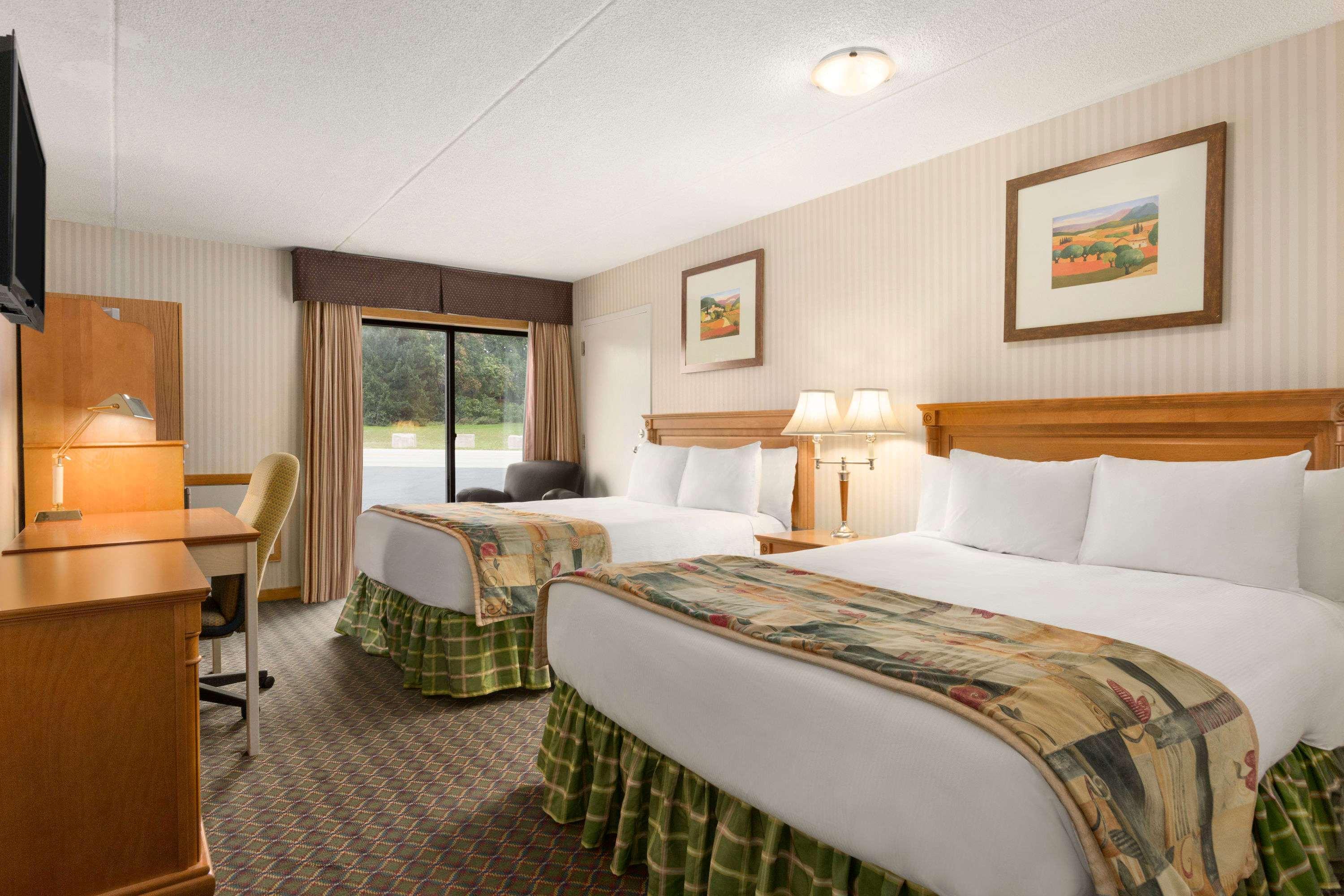 Travelodge By Wyndham Owen Sound On Exteriör bild