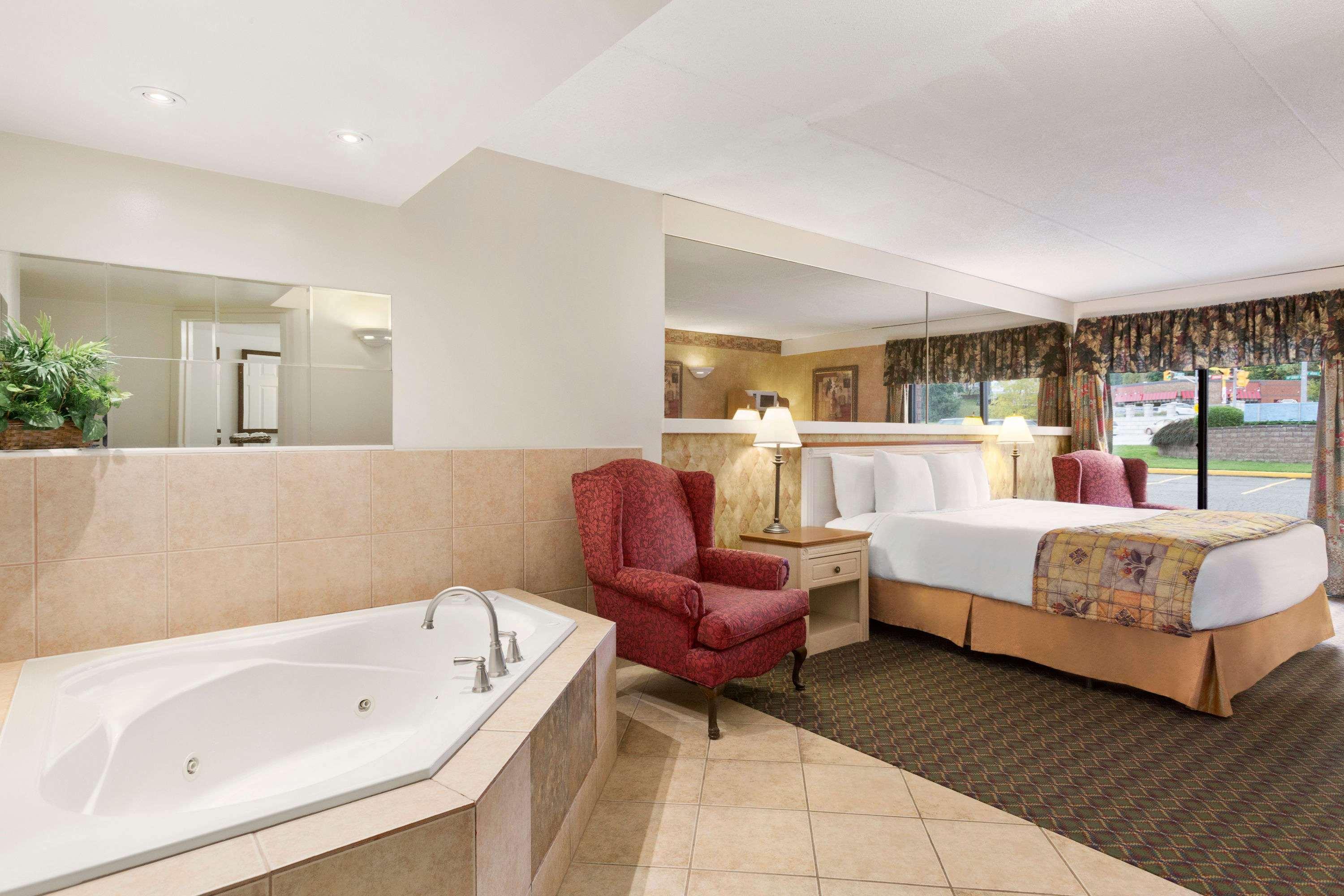 Travelodge By Wyndham Owen Sound On Exteriör bild
