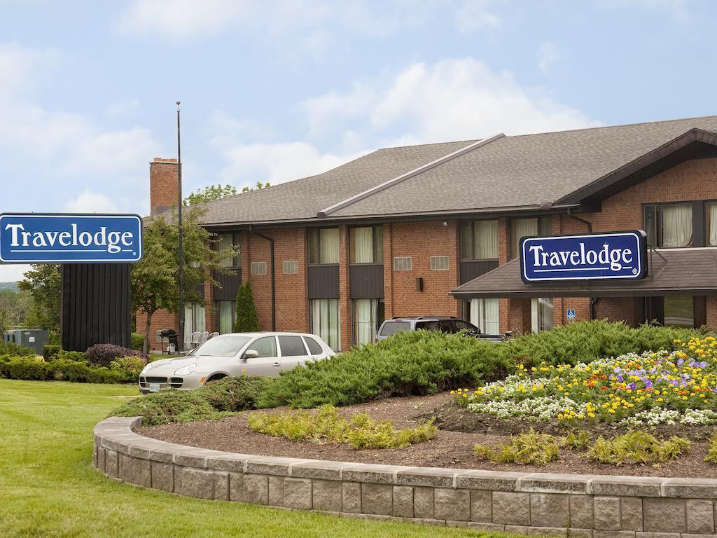 Travelodge By Wyndham Owen Sound On Exteriör bild