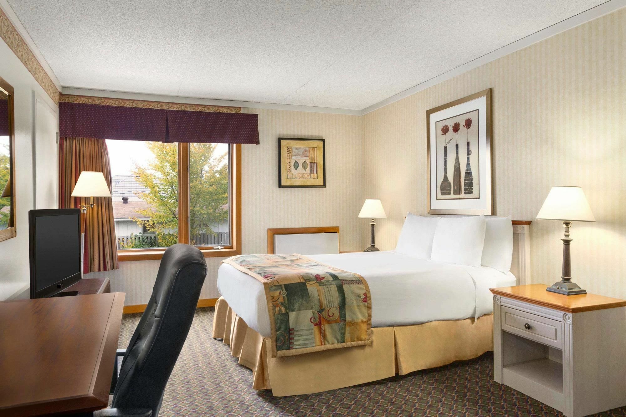 Travelodge By Wyndham Owen Sound On Exteriör bild